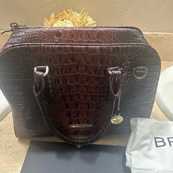 Beautiful lightly used Brahmin Marissa Bag. - Picture 2 of 4
